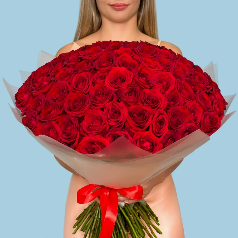 Bouquet of 100 Red roses image